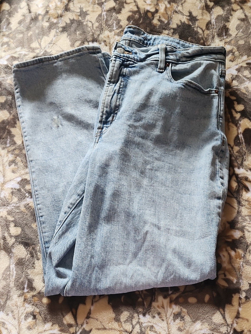 Light Wash Classic Denim Jeans